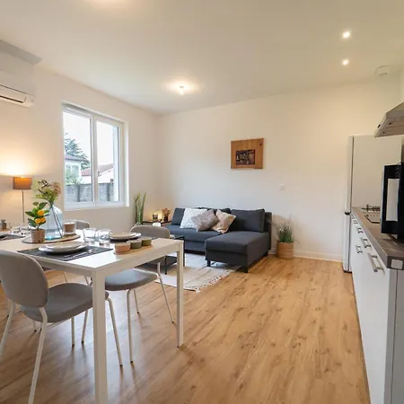 Au 212, T2 Moderne Et Confortable Apartamento