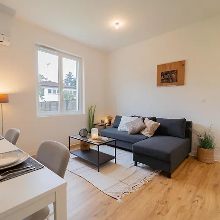 Au 212, T2 Moderne Et Confortable Apartamento