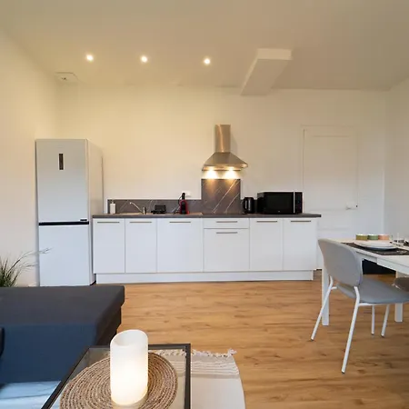 Au 212, T2 Moderne Et Confortable Apartamento