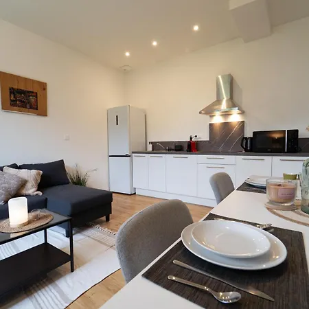 Au 212, T2 Moderne Et Confortable Apartamento